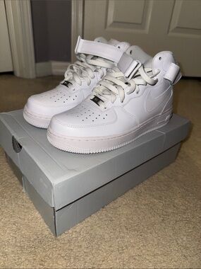 Women’s Airforce 1 Mid size